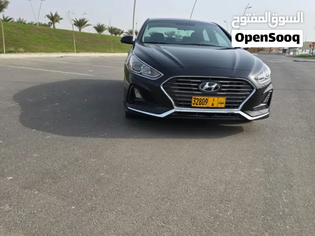 سيارة هيونداى سوناتا ممتازة ولا كلمة (استعمال طبيب ) ماشية 40 الف بس فابريكا اركب واستمتع وامشي