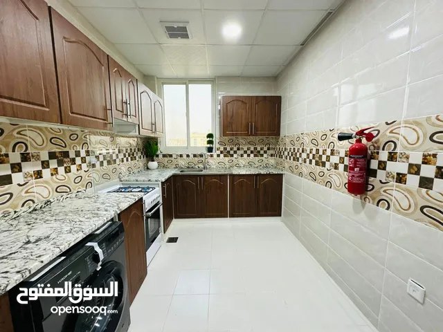 z9 غرفه وصاله -اول ساكن -كورنيش عجمان -شهري مفروش -اثاث ومبني جديد -خلقف مطعم ثمار البحر