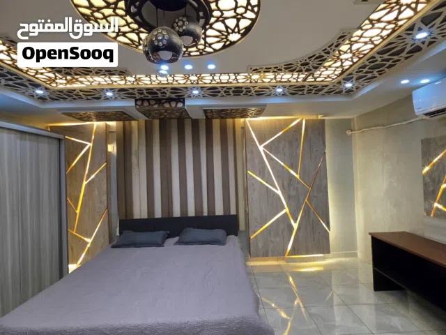 للبيع مجمع تجاري بمدينه العقبه بقلب السوق التجاري بدخل جيد