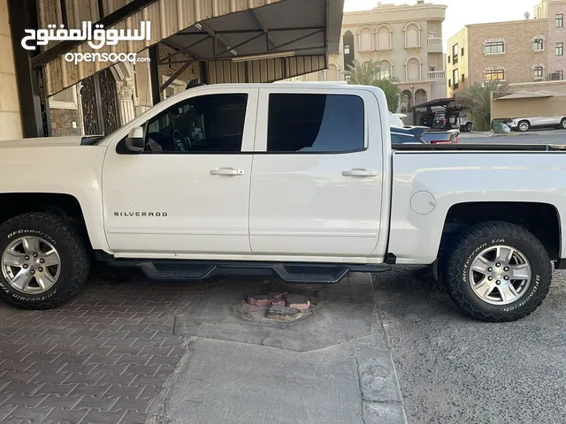 Used Chevrolet Silverado in Kuwait City