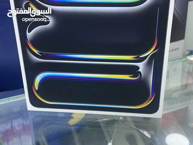 ايباد برو m4 مساحه 1 تيرا شريحه