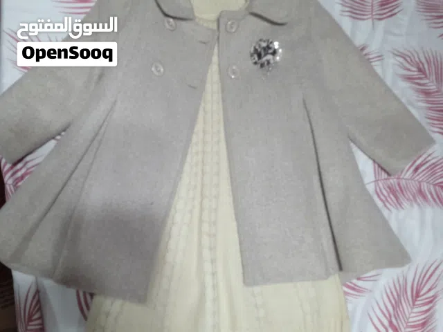 جاكيت بناتى+ دريس صوف استعمال خفيف لحد 4/5 سنوات