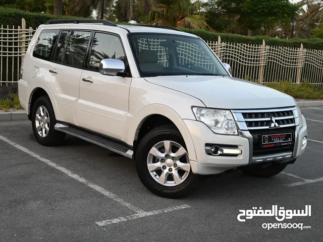 0% DP - ORIGNAL PAINT - MITSUBISHI PAJERO GLS 4WD 2016 - FIRST OWNER - FULL OPTION - GCC