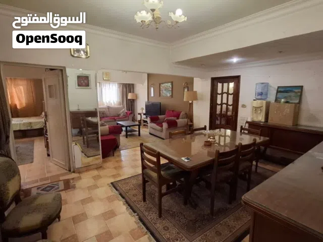 شقة للبيع بموقع متميز ، عمائر مدينة نصر للإسكان والتعمير ، رابعة العدوية ، على طريق النصر الرئيسي ،