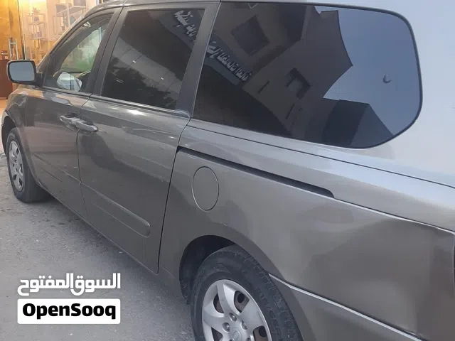 2010 كيا كرنفال LX
