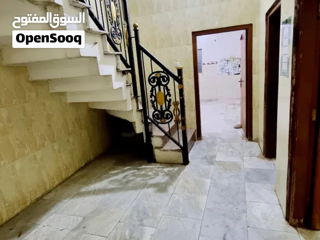205 m2 4 Bedrooms Townhouse for Rent in Basra Al Jameea