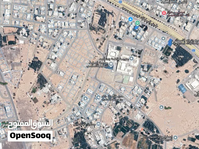 أرض سكنية مميزة للبيع في عبري – السليف، خلف مدرسة فاطمة بنت أسد وبجوار منازل قائمة