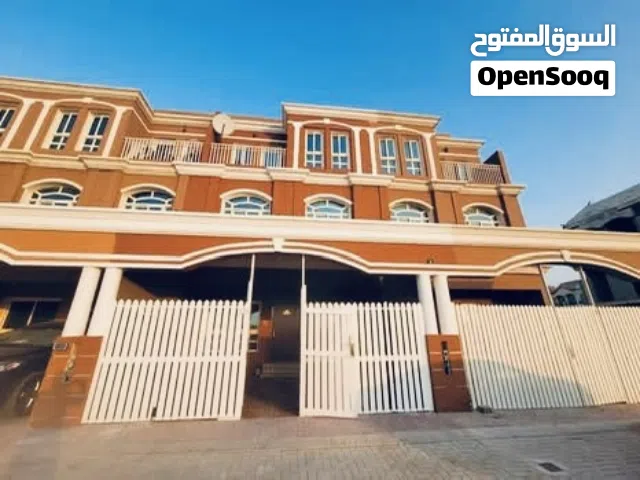فيلا تاون هاوس للبيع على شارع محمد بن زايد مباشرة
