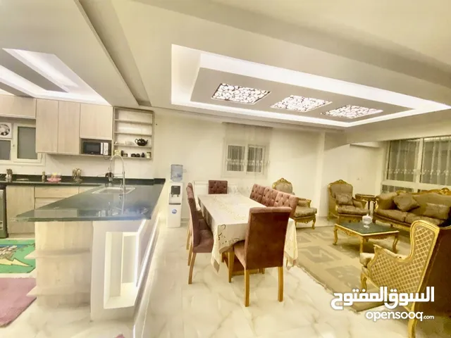 180 m2 3 Bedrooms Apartments for Rent in Cairo Gesr Al Suez