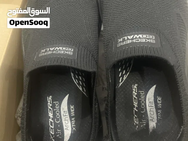 للبيع حذاء سكيتشر اسود