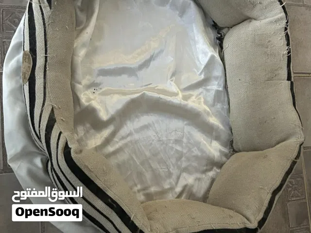 2 سرير للقطط نظيف مستعمل