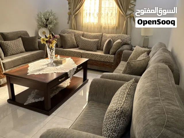 صالون كامل مكون من طقم كنب+طاولات+ستاره