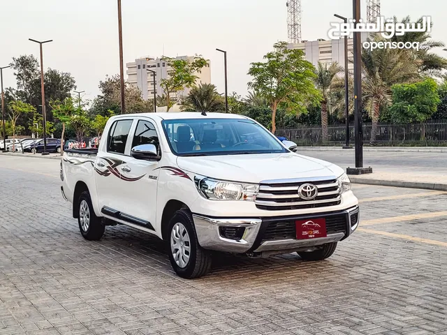 TOYOTA HILUX 2.7 MODEL 2025 SINGLE OWNER ZERO ACCIDENT SAME LIKE BRAND NEW LOW KILOMETERS PICK UP