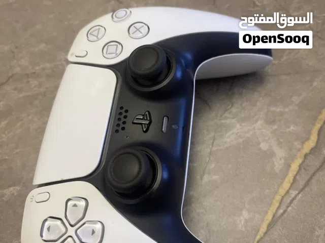 يد ps5 الي تجي مع الجهاز مستعمله فيها درفت خفيف في المارشا اليمين خاطي هكي امورها طيبة يد تجيك بروحه