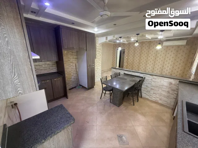250 m2 5 Bedrooms Apartments for Rent in Amman Al Rabiah