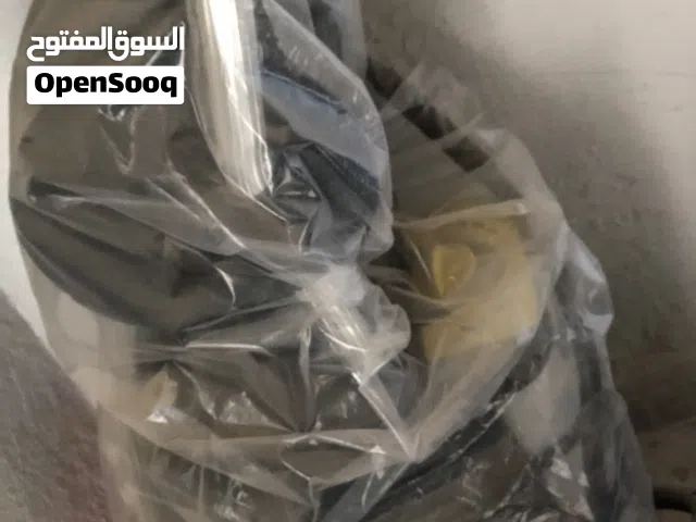 مضخة غسيل شبه جديده استخدام مره مع امكانية استخدام الشامبو لتنظيف السيارات والسجاد واحده فقط