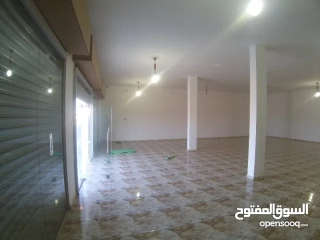 محلات للايجار مقابل سوق النزهة