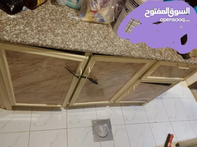 خزانة مطبخ