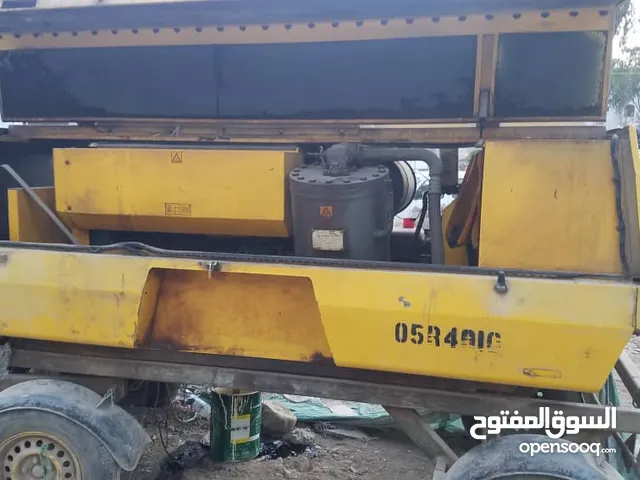 ماكينه كمبريشان أطلس صحراوي سته بستون مستعمل نظيفه جدا للبيع..