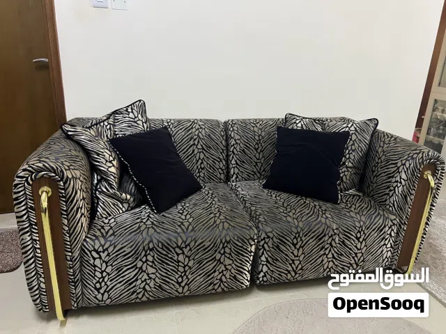 طقم كنب ثقيل وفخم سعر الشراء الأساسي 8000 آلاف من ام كيه قباني للمفروشات