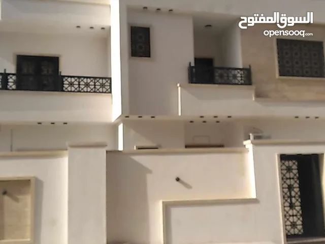320 m2 5 Bedrooms Villa for Sale in Tripoli Ain Zara