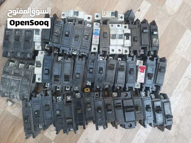 قواطع عدد 50)((((((منهم قاطعين 3فاز /100امبير والباقي 50امبير و32امبيرشغال 100/100 وجرب قبل بتشتري