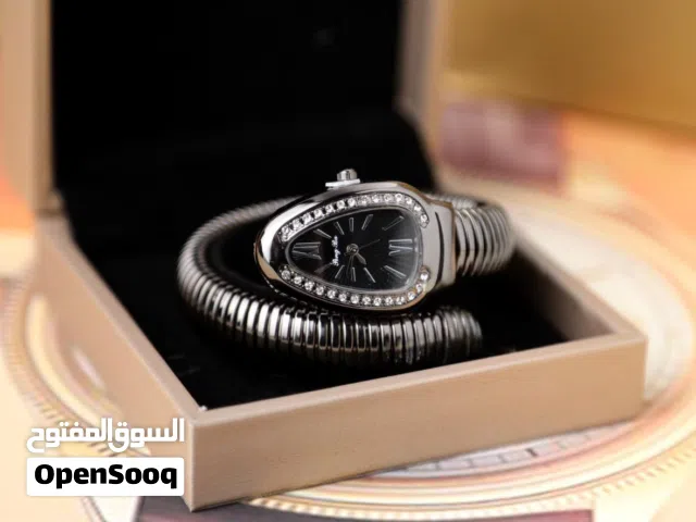 ساعة الحية