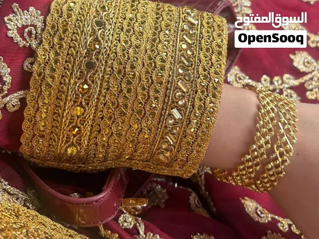 لبسات استعمال 1 فقط نظيفه و مرتبه وانيقه