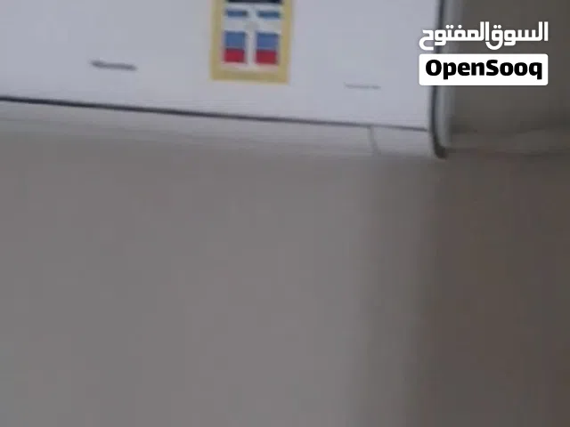 للايجار شقة ستوديو في منطقة قلالي 140 دينار شامل الكهرباء