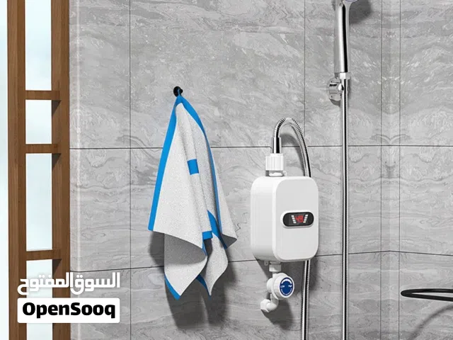 هادي صورة ديال سخّان ماء فوري (Instant Water Heater) بقوة 3500W، وهو واحد من الأجهزة اللي ولاو معروف