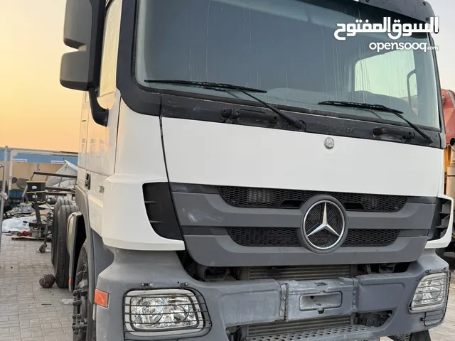 مارسدس راس تريلا 2005 خليجي 8 سلندر بحاله ممتازه 3848