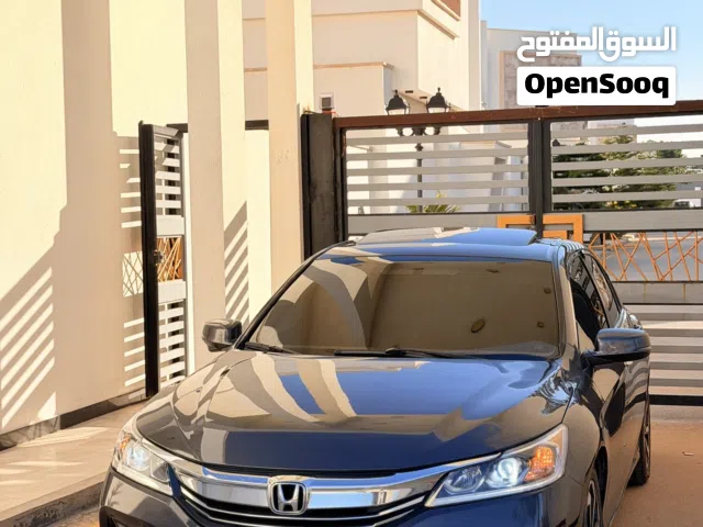 2017 هوندا اكورد EX-L