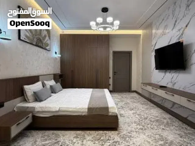 شقه للبيع متشطبه في كمبوند هايد بارك .