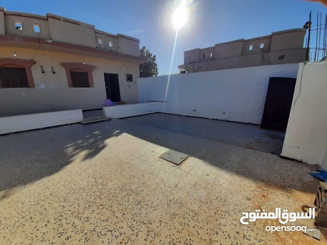 200 m2 2 Bedrooms Townhouse for Rent in Tripoli Ain Zara