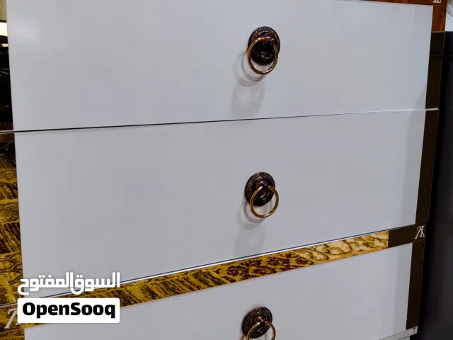 ميز تواليت تركي ((للبيع))