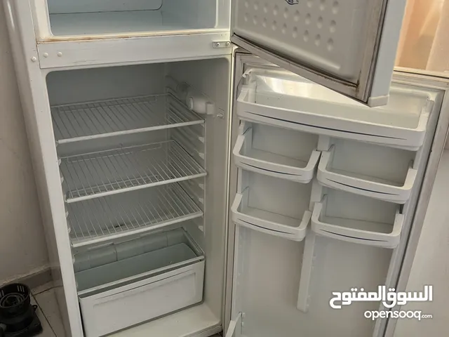 ثلاجة lenco