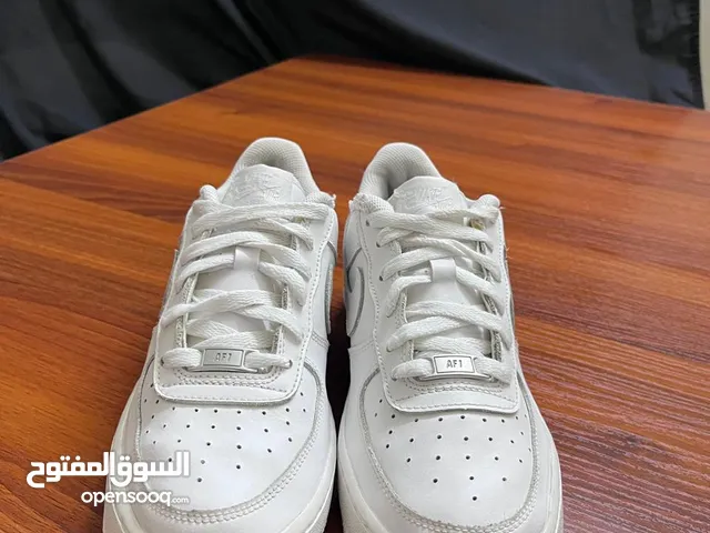 39 Sport Shoes in Zarqa