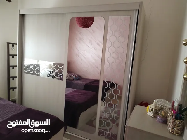 غرفه نوم شبابيه عدد 2 وغرفه نوم ماستر