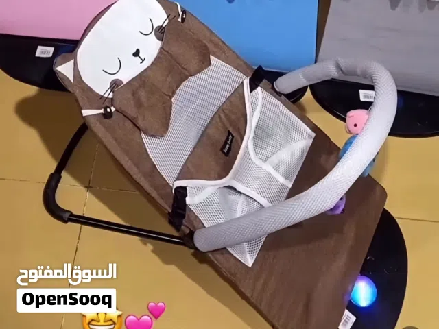 كرسي اطفال نضيف