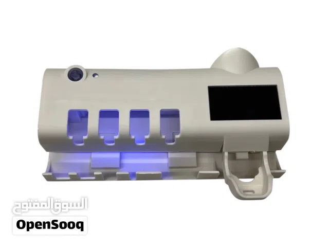 حامل وفرّاز فرش الأسنان الذكي مع تعقيم أوتوماتيكي UV      جهاز متعدد الوظائف لتنظيم وتعقيم فرش الأسن