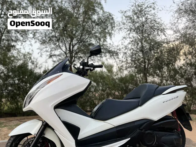 2016 هوندا Forza