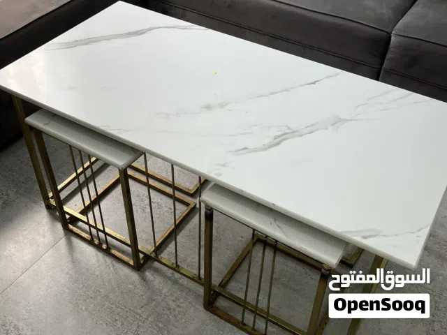 طاولة تقديم بحالة جيدة ونظيفه شبه جديده