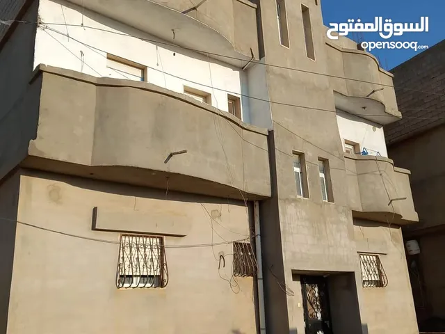 170 m2 5 Bedrooms Townhouse for Sale in Benghazi Kuwayfiyah