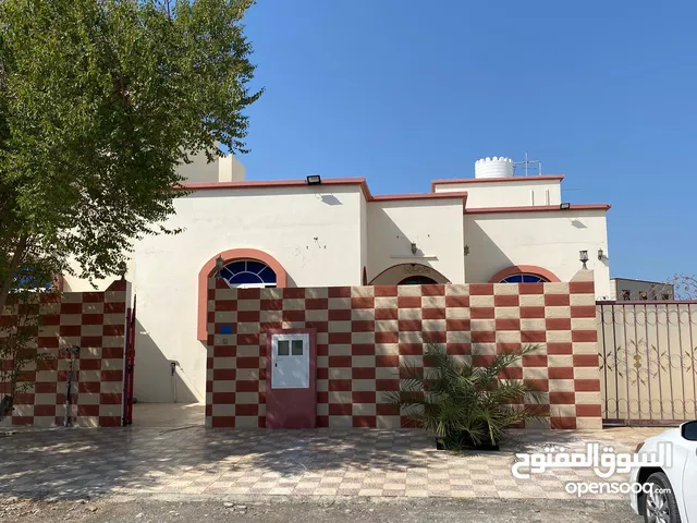 225 m2 5 Bedrooms Villa for Sale in Muscat Al Maabilah