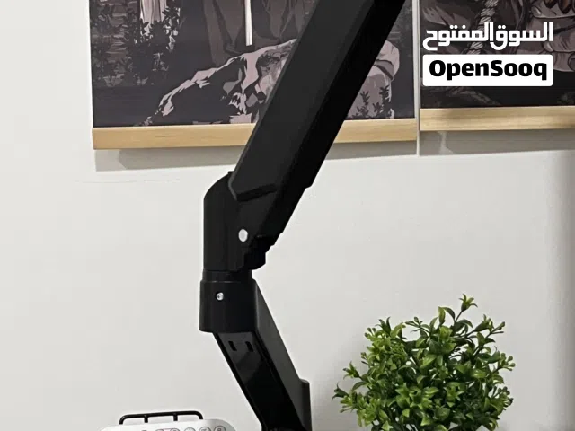 Monitor arm