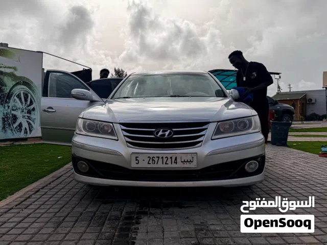 2010 هيونداي ازيرا Standard
