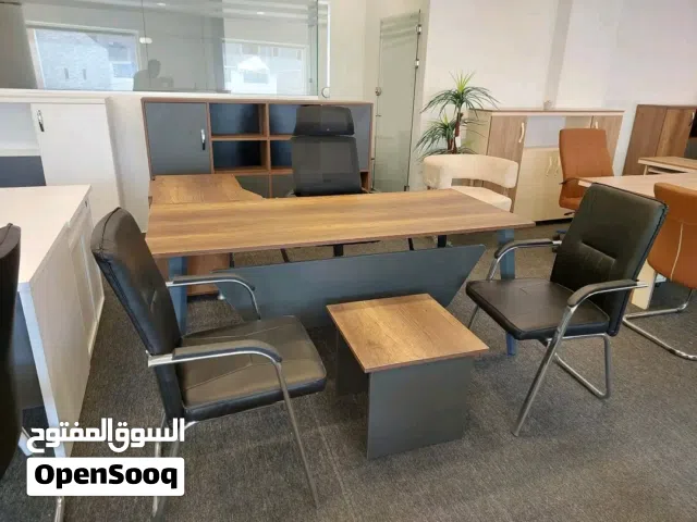 مكاتب موظفين +إدارية