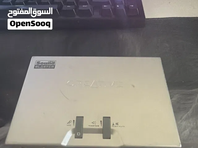 كرت فضي مب مستعمل بس عليه خدشه وحده بسيطه موضحه بل صور