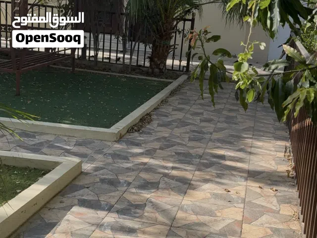 مزرعه جميله للبيع على الشارع العام