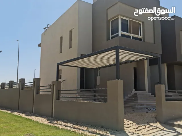 320 m2 4 Bedrooms Villa for Sale in Giza Sheikh Zayed